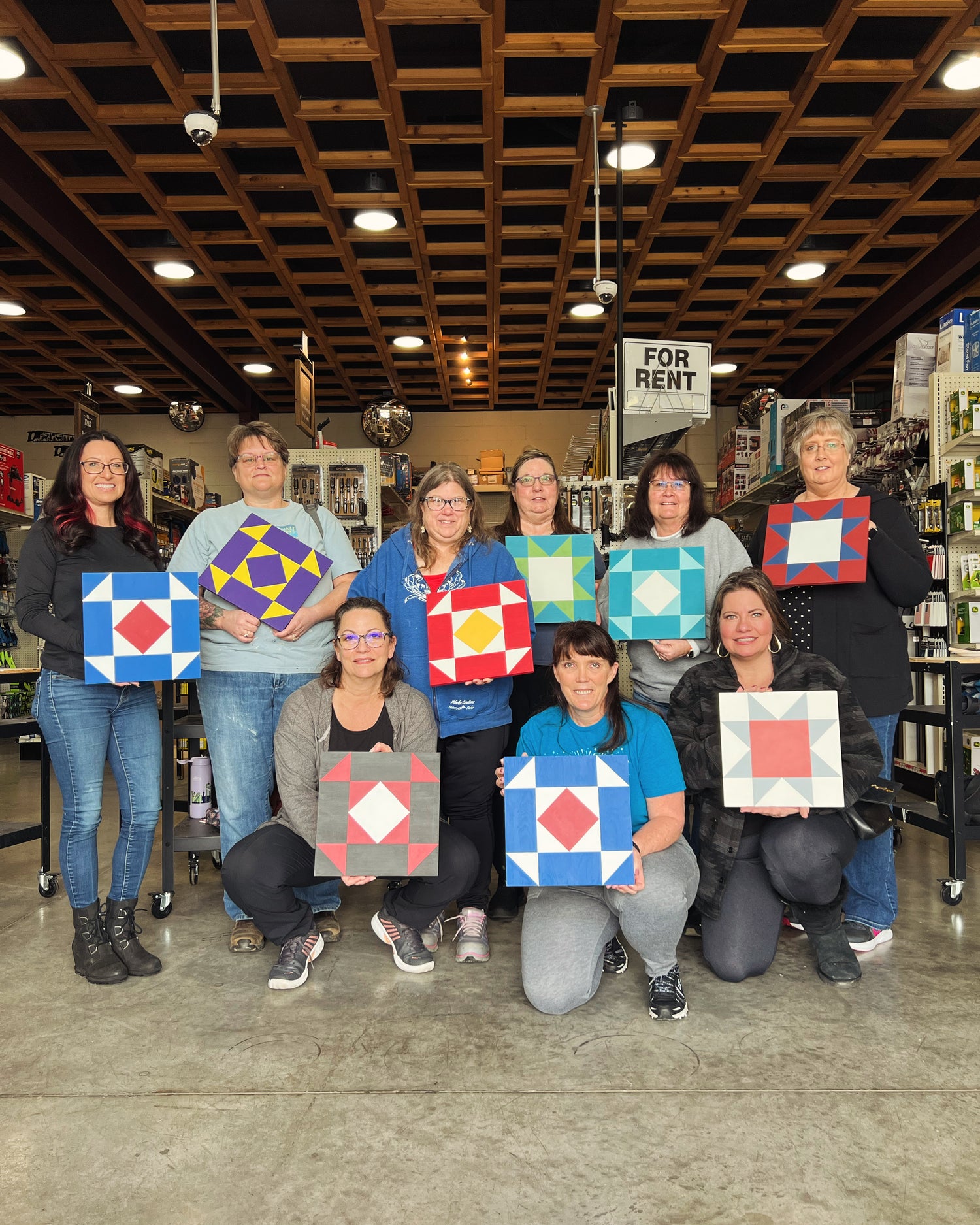 Sawdust Studios is your stop in Oregon for custom wood signs. Whether you want one of our standard wood sign workshops, a custom private class or custom holiday signs - the workshop in Woodburn, Oregon is the place for you.